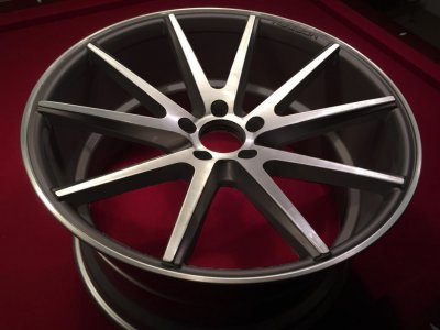 Vossen Custom Matte Graphite brushed spokes lip.jpg